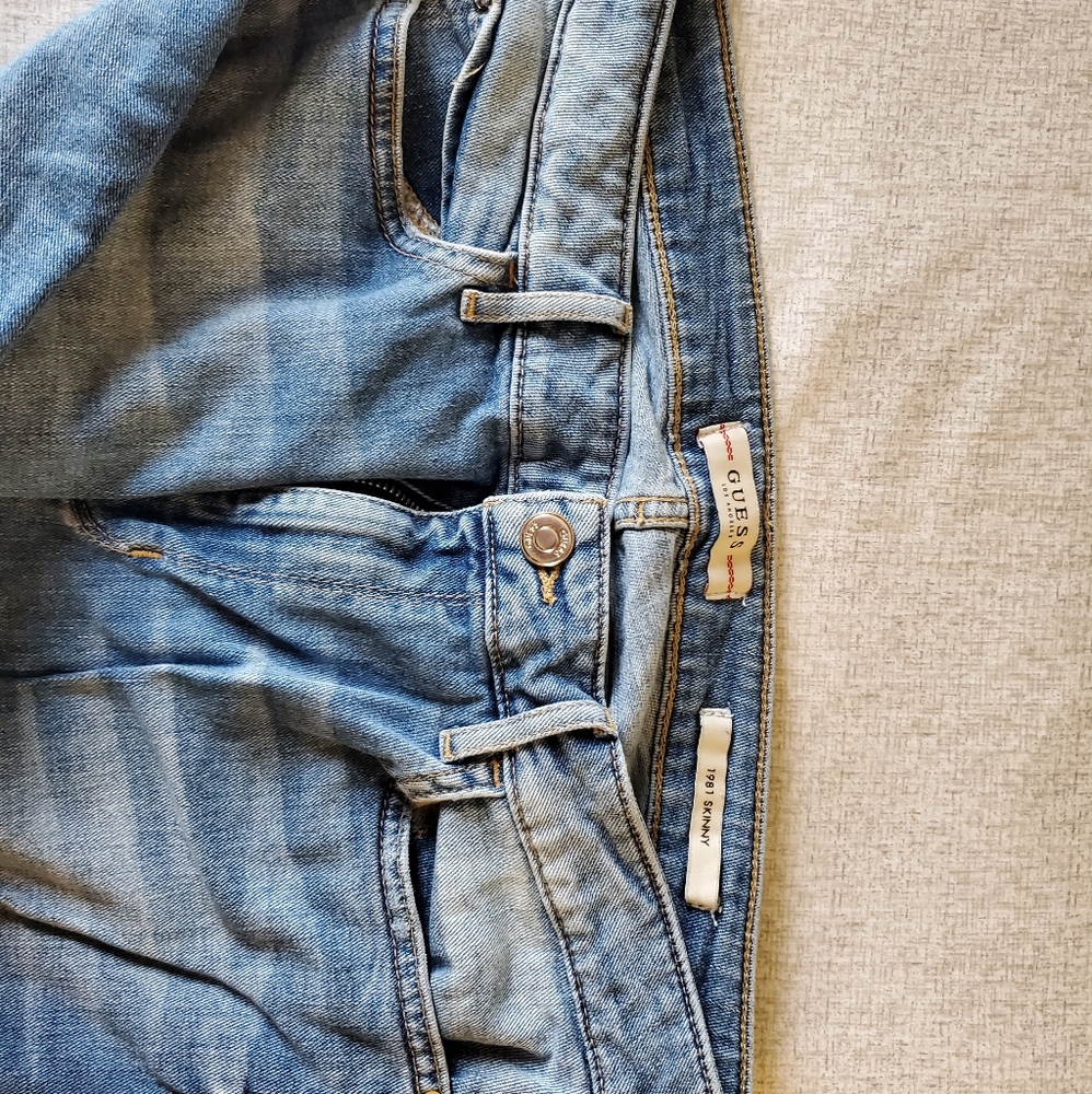 Guess Capris - Picture 3 of 3